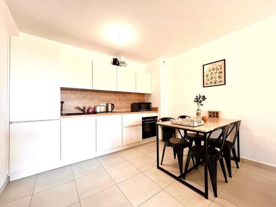 Appartement Neuf Avec Terrasse Saint-Florent  Exteriör bild