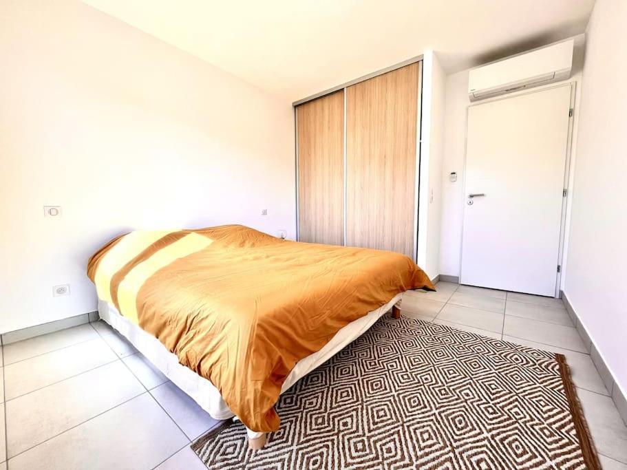 Appartement Neuf Avec Terrasse Saint-Florent  Exteriör bild